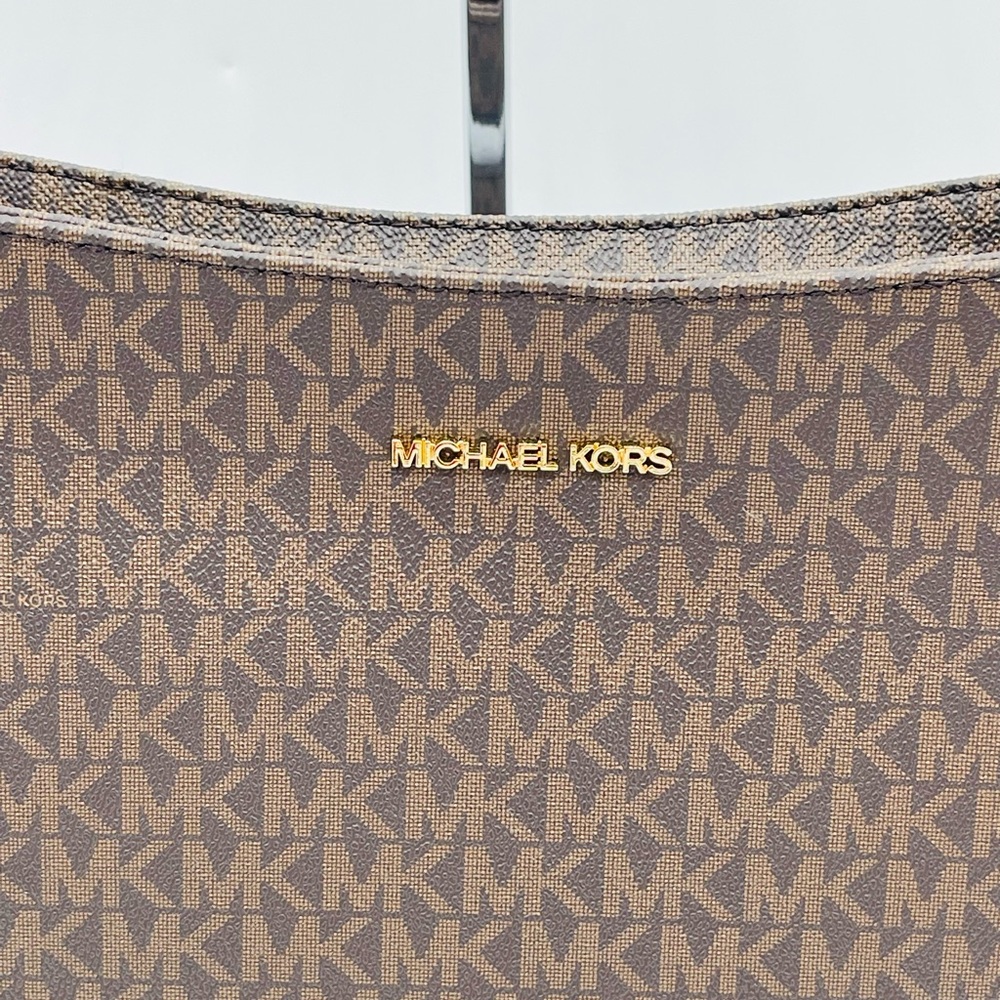 Michael Kors Large Messenger Crossbody Bag - Picture 3 of 10